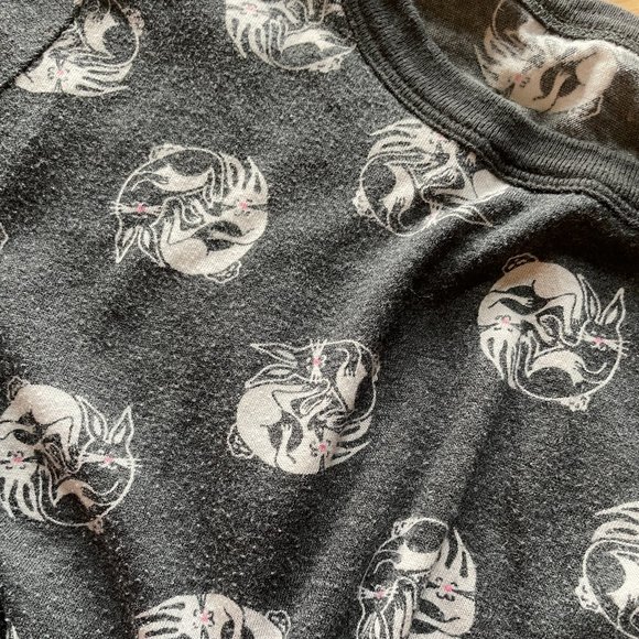 Urban Outfitters - Yin Yang Rabbits Tee - Picture 3 of 4
